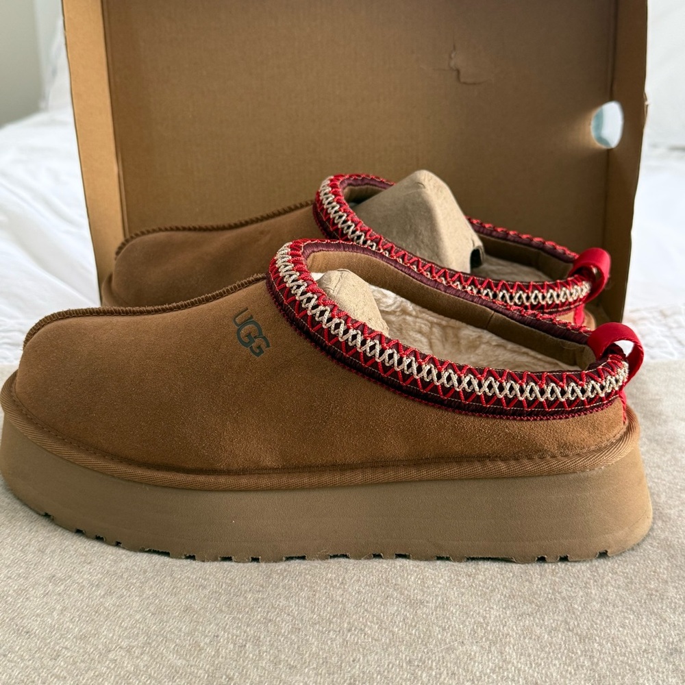 UGG Women's Brown Slippers with Red Trim - Picture 6 of 11